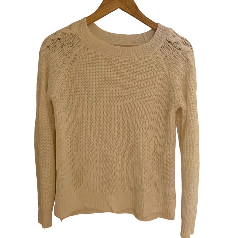 SO Cream medium Long sleeve sweater Criss cross sleeves white